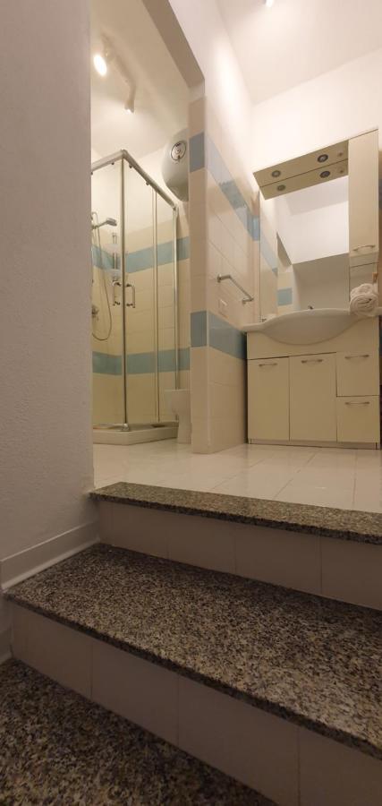 Sardinia Suites & Apartments -Casa-Loft A Pochi Passi Dal Centro- ซานตา เตเรซา กัลลูรา ภายนอก รูปภาพ