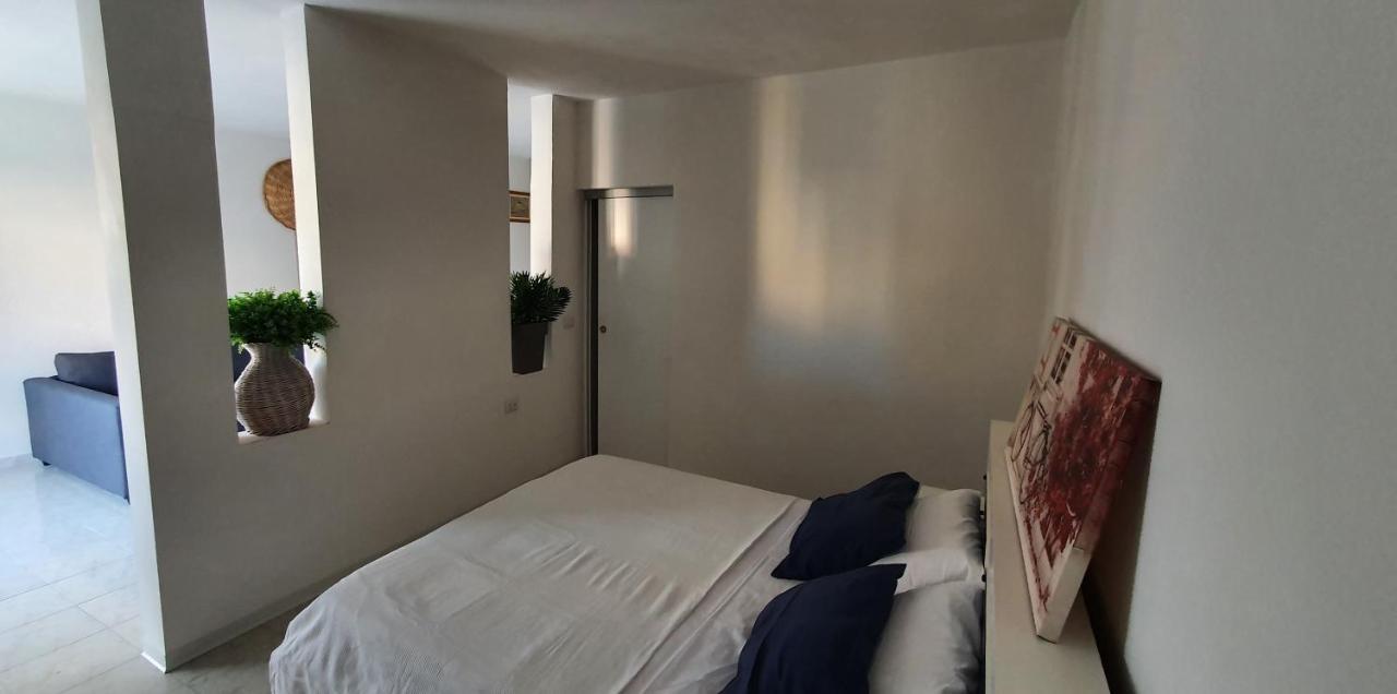 Sardinia Suites & Apartments -Casa-Loft A Pochi Passi Dal Centro- ซานตา เตเรซา กัลลูรา ภายนอก รูปภาพ