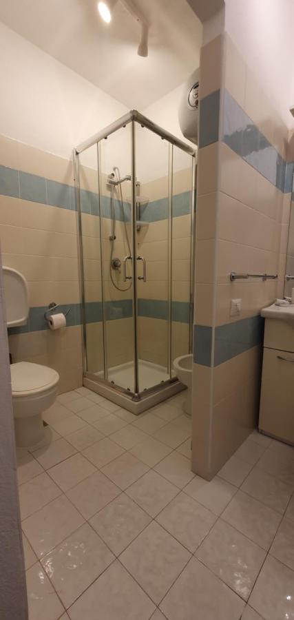 Sardinia Suites & Apartments -Casa-Loft A Pochi Passi Dal Centro- ซานตา เตเรซา กัลลูรา ภายนอก รูปภาพ
